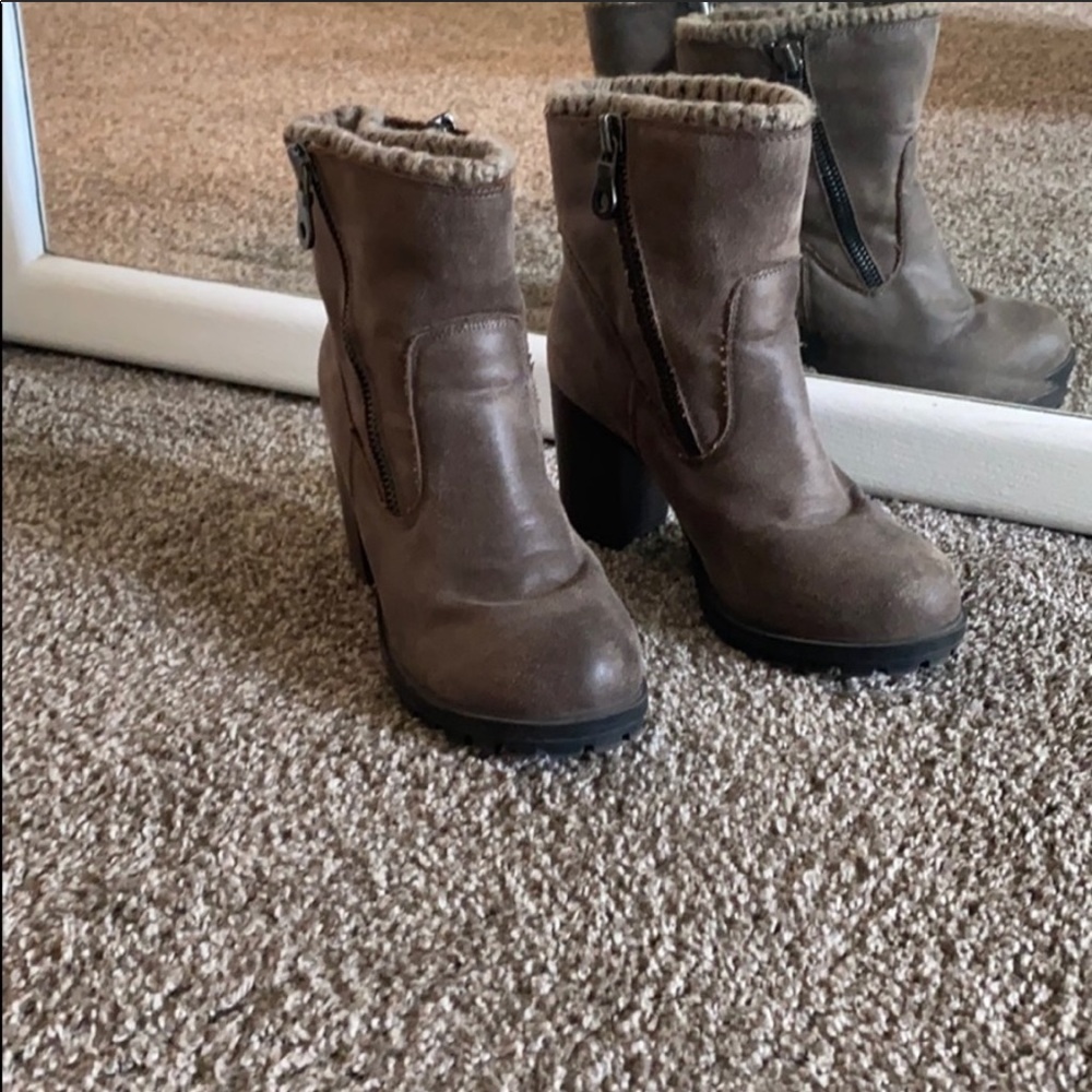 Heeled booties